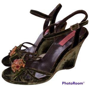 SPIGA ITALY velvet wedge heels women’s size 6.5M.